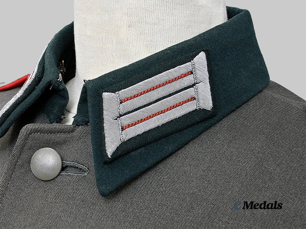 germany,_heer._a_service_tunic_for_a_decorated_hauptmann_of_gebirgs-_artillerie-_regiment112_e_medals__g62697_17