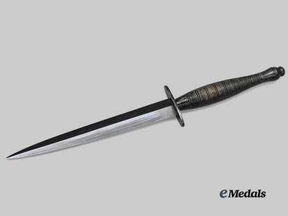 united_kingdom._a_fairbairn-_sykes_fighting_knife,_beaded_and_ringed_model,_broad_arrow_export_example_e_medals__g_b8633_5