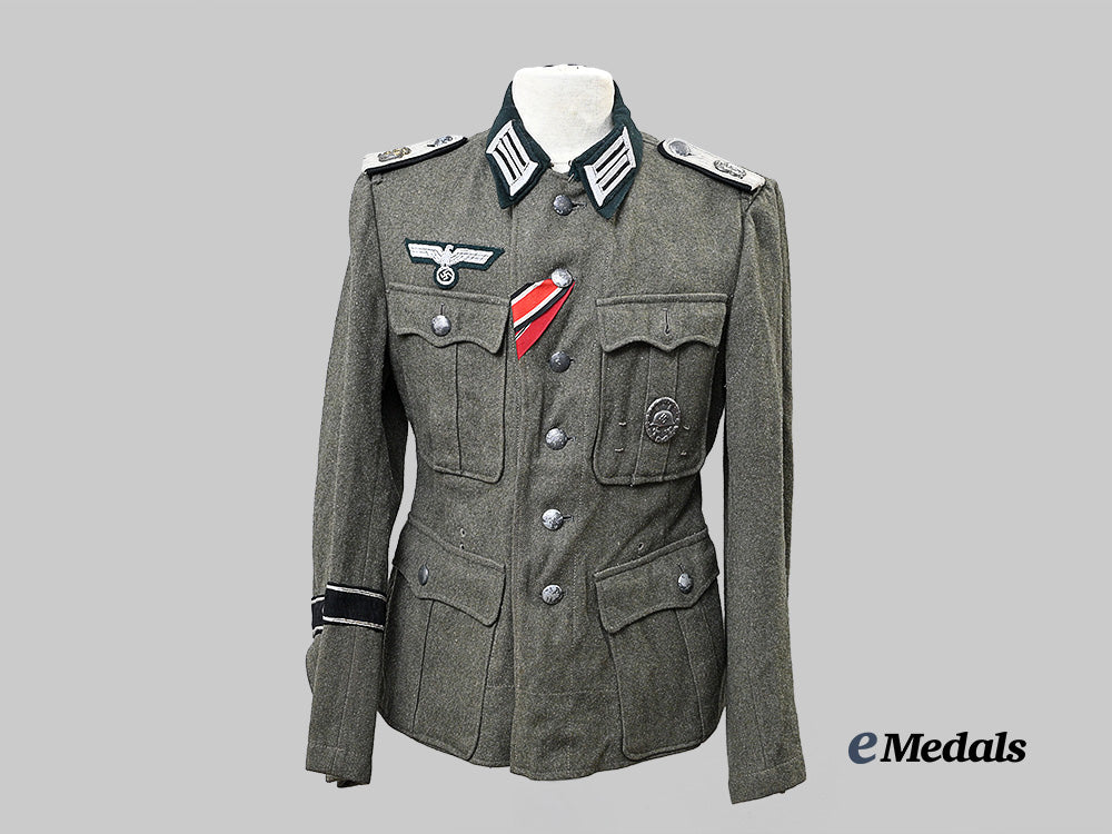 germany,_heer._a_rare_großdeutschland_division_service_tunic_for_a_leutnant_of_engineers,_late-_war_example_e_medals__g62717_2