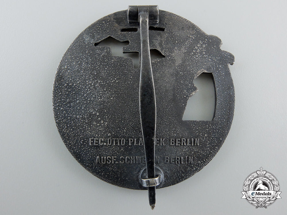 a_kriegsmarine_blockade_runner_badge_by_schwerin,_berlin_f_140