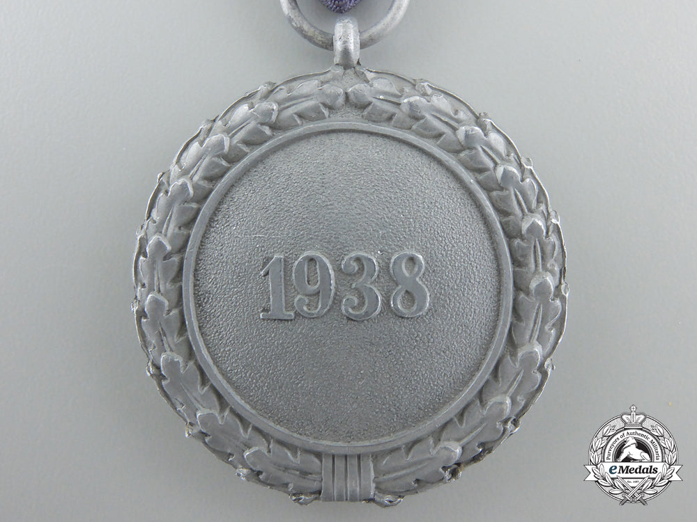 an_air_defence(_luftschutz)_medal;_second_class_with_box_of_issue_f_533