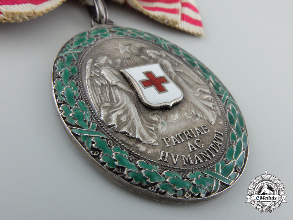 an_austrian_honour_decoration_of_the_red_cross;_silver_grade_medal_with_war_decoration,_ladies1864-1914_f_975