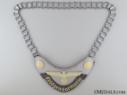 feldgendarmerie(_army_military_field_police)_gorget_feldgendarmerie__526e6be183597