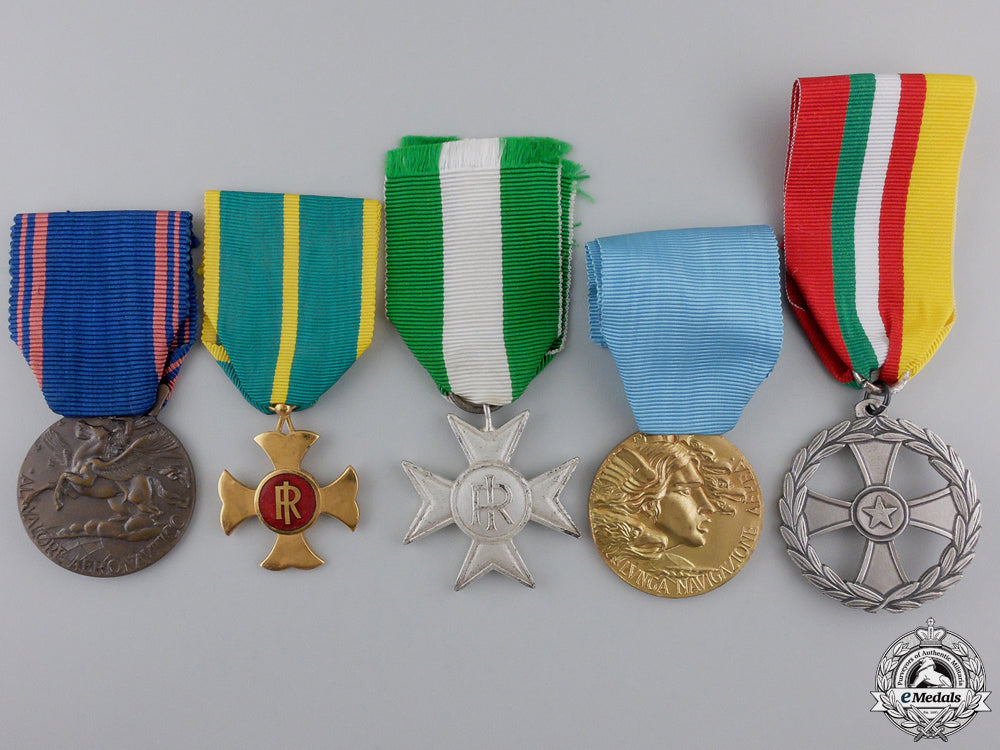 italy,_republic._a_lot_of_medals&_awards_five_republican__5522bbf39b6ff