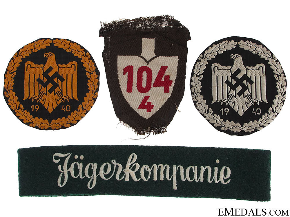 four_german_wwii_cloth_items_four_german_wwii_5107f29c1d2e3