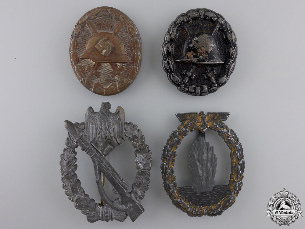 four_second_war_german_badges&_awards_four_second_war__5515ac03057ce