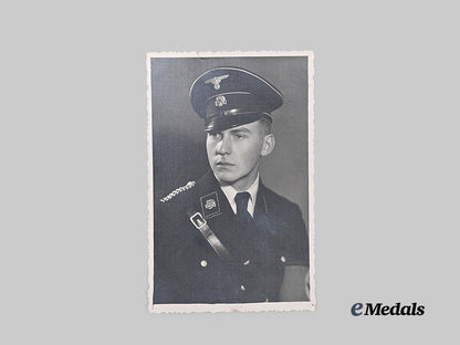 germany,_s_s._a_totenkopf-_standarte1_oberbayern_studio_portrait,_prague1940_e_medals__g63022_2