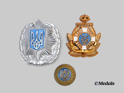 ukraine,_republic._a_lot_of_three_insignia_e_medals__e_u24846_2