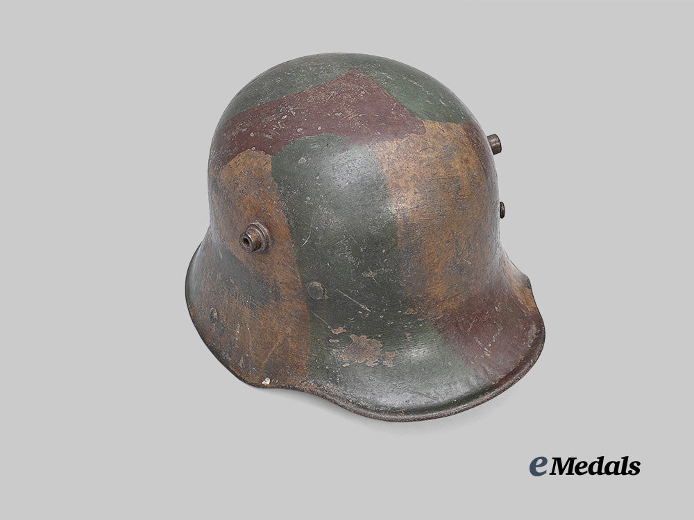 germany,_imperial._a_heer_camouflage_m16_stahlhelm,_by_f._c._bellinger_e_medals__w8654_6