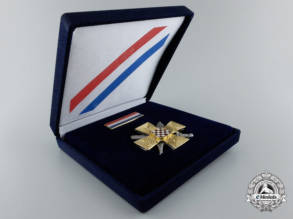 a_herceg-_bosna(_former_croat_territory_of_bosnia-_herzegovina)_war_memorial_cross1992-1995_g_009