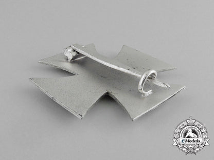 a_second_war_manufactured_iron_cross1914_first_class_in_its_case_of_issue_g_100_1