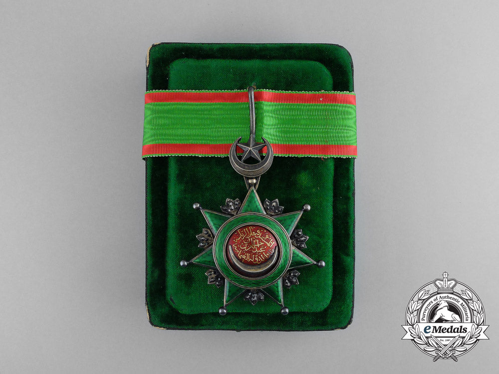 a_turkish_order_of_osmania(_osmanli),3_rd_class_commander_with_case_g_228_1