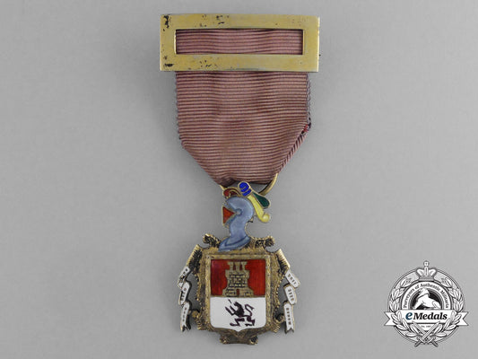 spain,_kingdom._a_children_of_the_nobility_of_madrid,_breast_badge,_c.1935_g_324_1_1_1_3_1