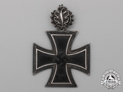 a_knight’s_cross_of_the_iron_cross1939_by_juncker_with_oakleaves_g_603_1