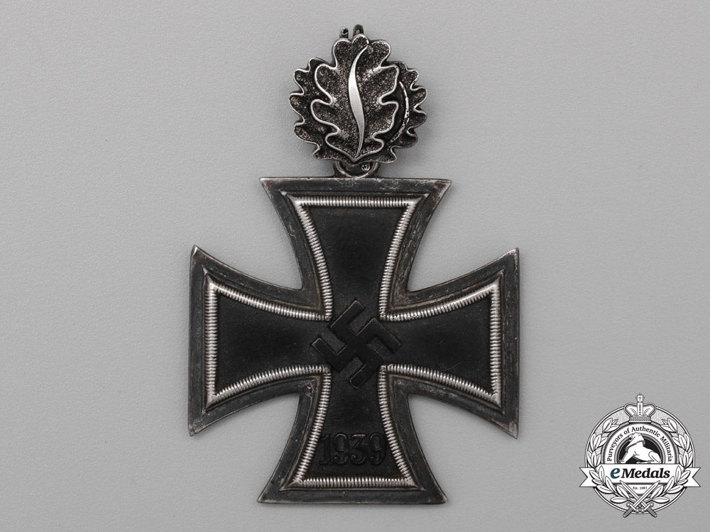 a_knight’s_cross_of_the_iron_cross1939_by_juncker_with_oakleaves_g_603_1