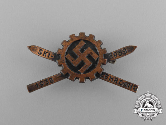a1938/39_daf(_german_labour_force)_ski_course_badge_by_b._h._mayer_g_724_1