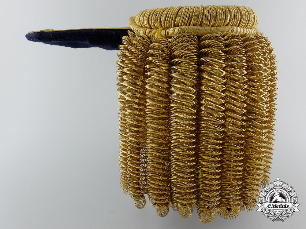 a_set_of_fine_cased_epaulettes&_belt_to_kapitän_zur_see_otto_kähler_g_947