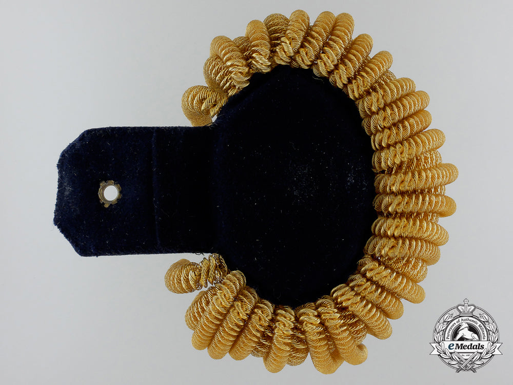 a_set_of_fine_cased_epaulettes&_belt_to_kapitän_zur_see_otto_kähler_g_951