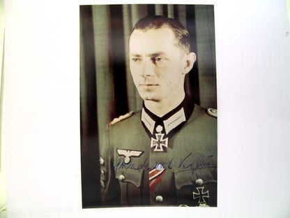 knights’_cross_winner-_post_war_signature/_photo_gd123001