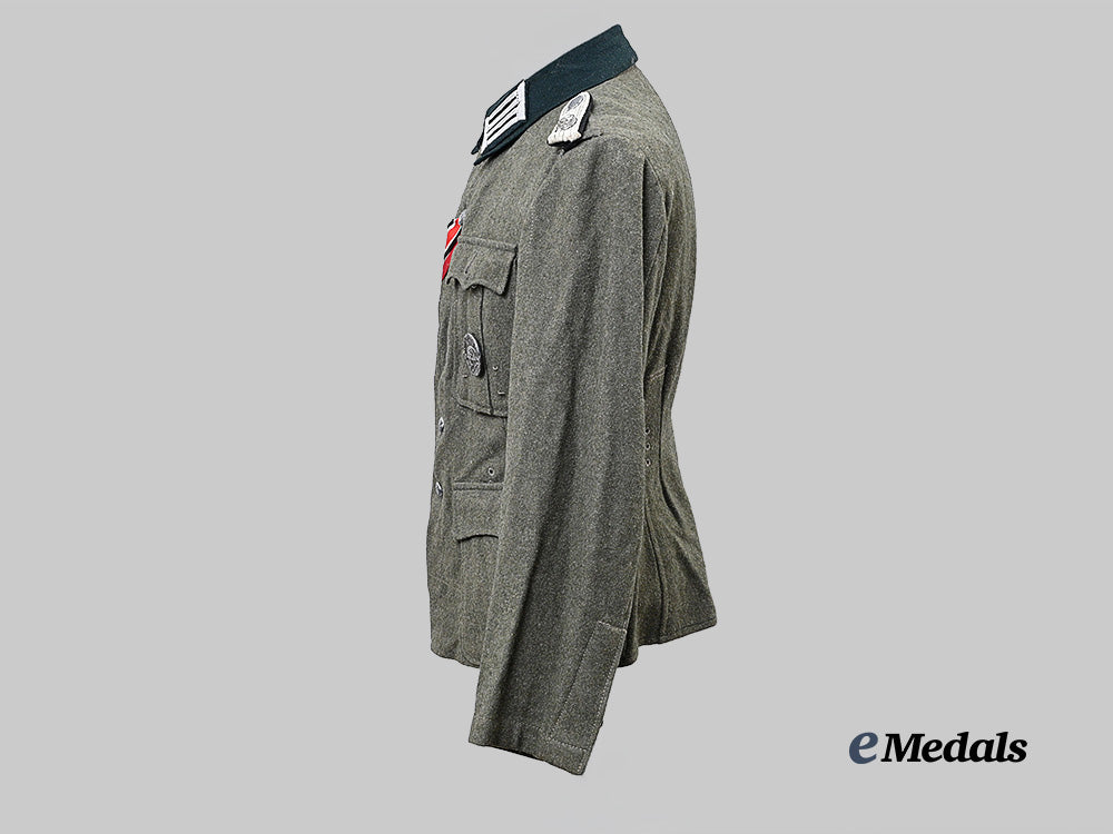 germany,_heer._a_rare_großdeutschland_division_service_tunic_for_a_leutnant_of_engineers,_late-_war_example_e_medals__g62717_5