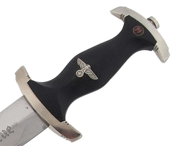 a_prime_example_of_the_chained_ss_dagger_gdr3845d