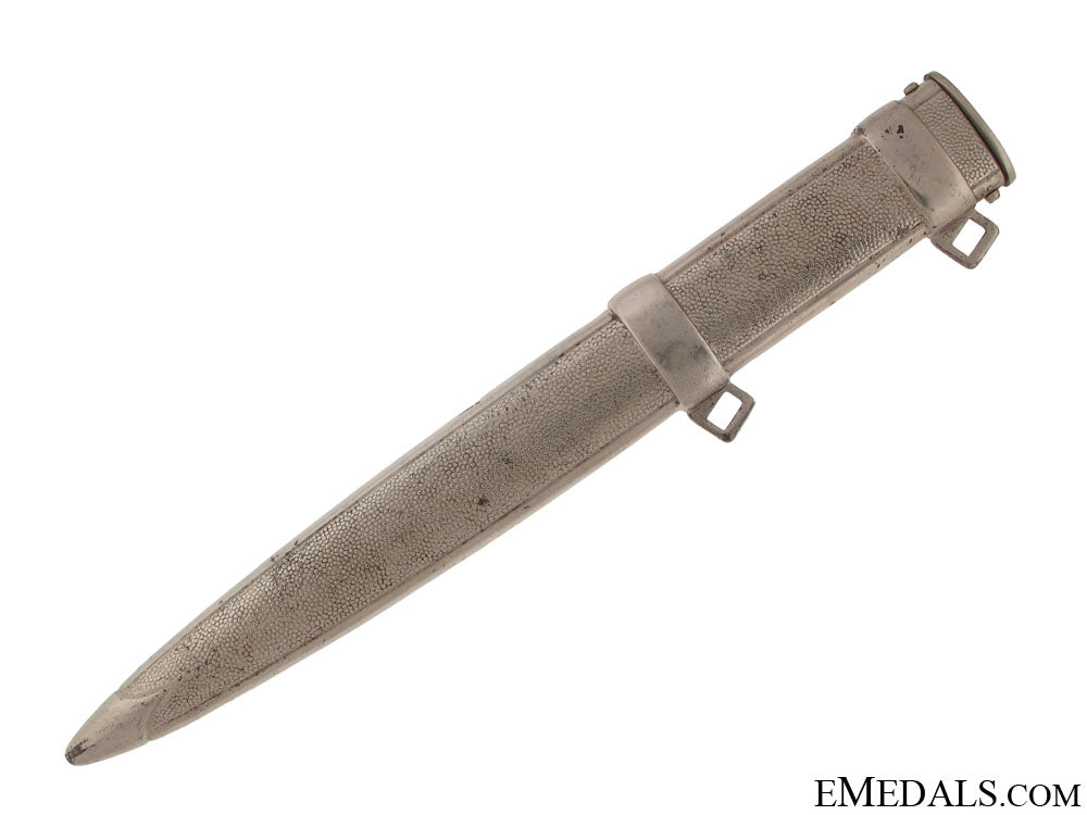 german_red_cross(_deutsches_rotes_kreuz)_leader's_dagger_gdr3856j