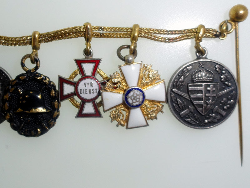 miniature_group_of_twelve_gem94005