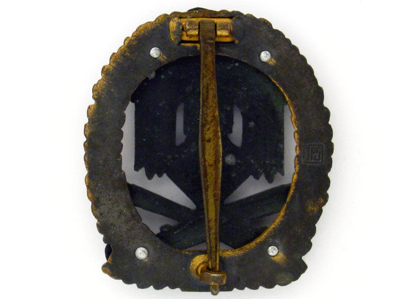 general_assault_badge”100”_gra16924