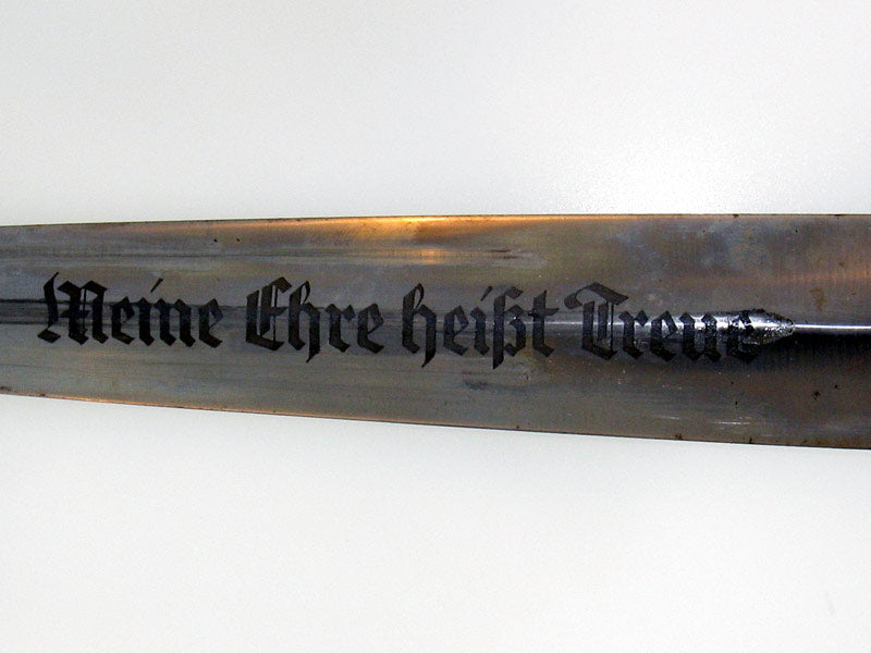 ss-_chained_leader’s_dagger,_gra18123