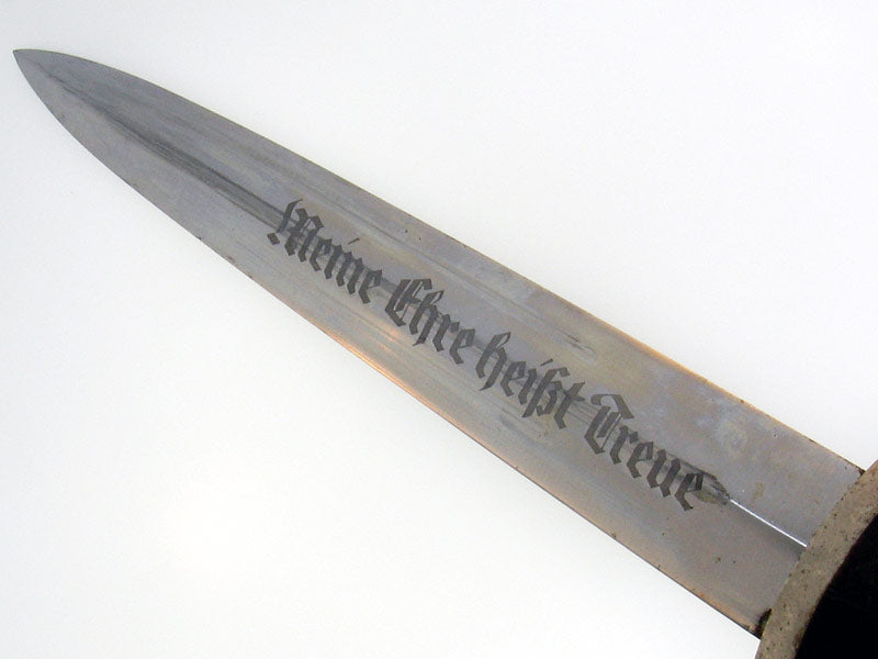 ss-_chained_leader’s_dagger,_gra18124