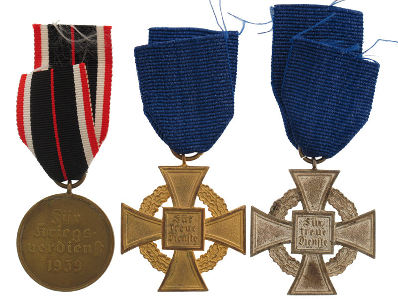 three_awards_gra34032