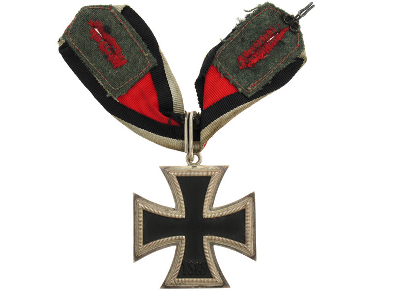 knight’s_cross_group_to_an_officer,_gra34627