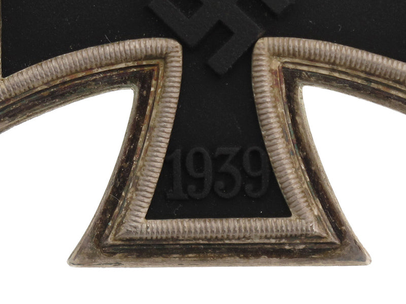 knight’s_cross_of_the_iron_cross1939,_gra35007