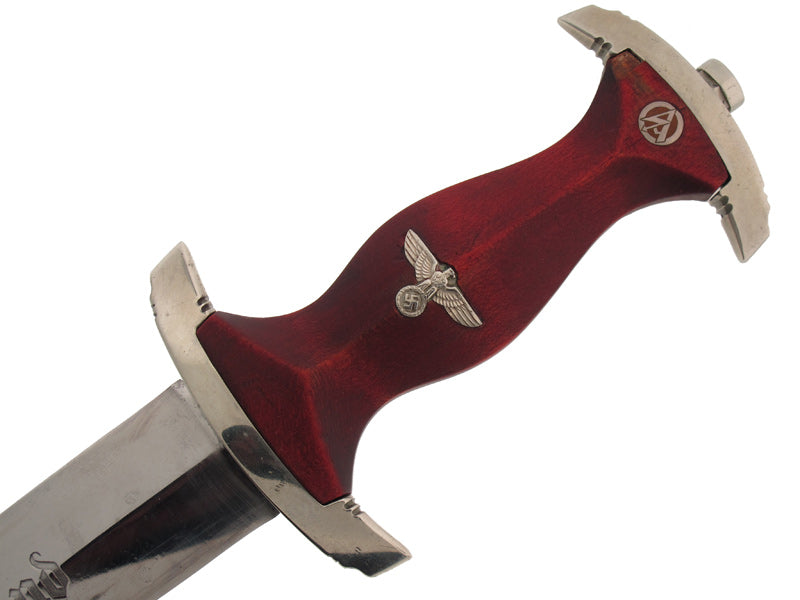 sa_dagger-_partial_rã¶_hm_inscription_gra36100005