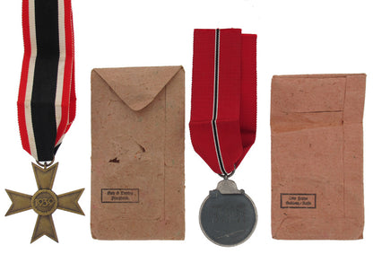 two_medals_gra39560002