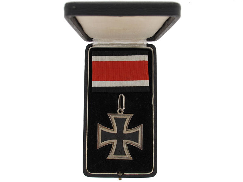 cased_knight's_cross_of_the_iron_cross-_juncker_gra3977