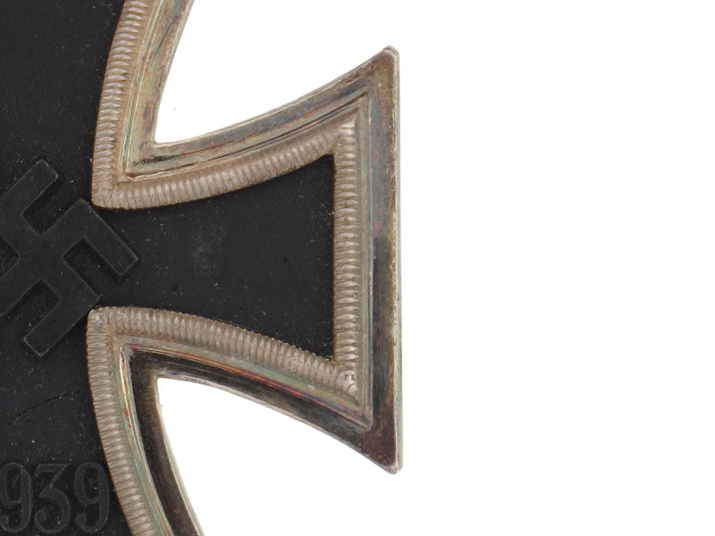 cased_knight's_cross_of_the_iron_cross-_juncker_gra3977d