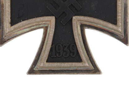 cased_knight's_cross_of_the_iron_cross-_juncker_gra3977e