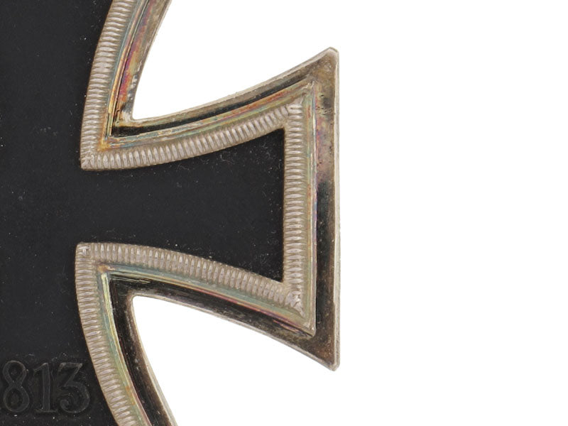 cased_knight's_cross_of_the_iron_cross-_juncker_gra3977j
