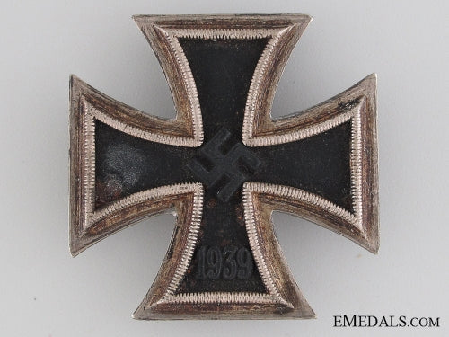 iron_cross_first_class1939_by_p._meybauer,_berlin_grai4192_05