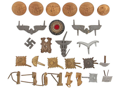 collection_of27_insignia,_pins,&_buttons_graim4113