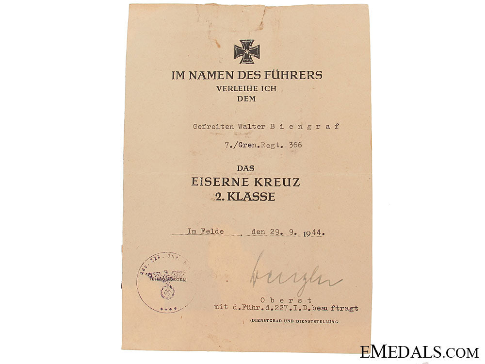 group_of_awards_to_an_gefreinten,7./_gren.regt.366_grao4268a