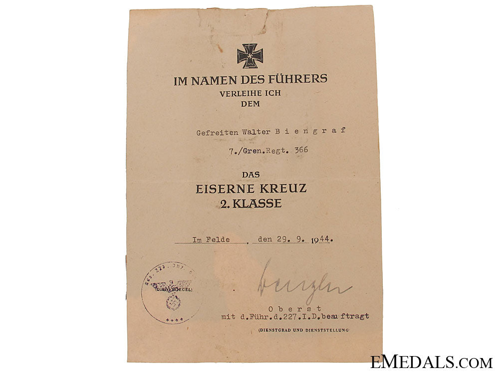 group_of_awards_to_an_gefreinten,7./_gren.regt.366_grao4268b