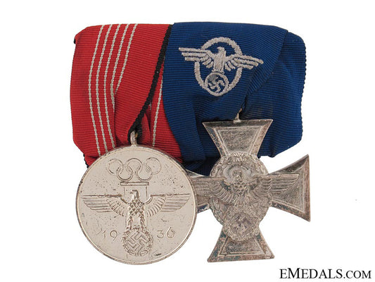 pair_of_awards_grcp40880001