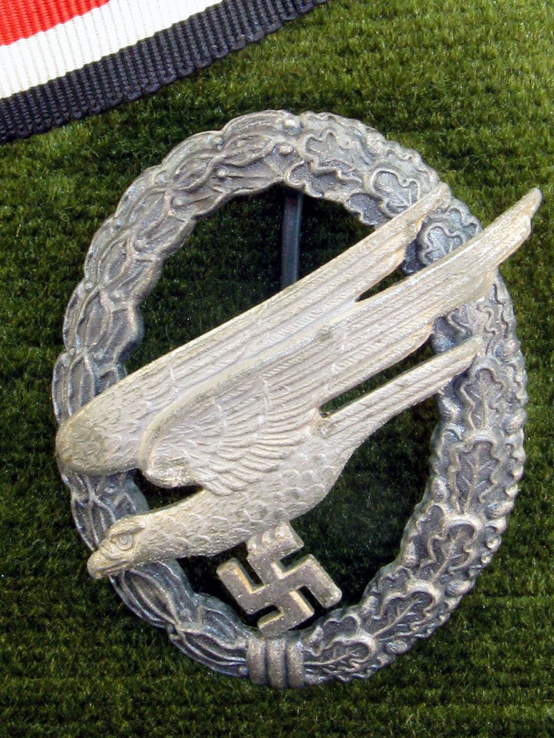 very_fine&_scarce_paratrooper’s_group_grl77815