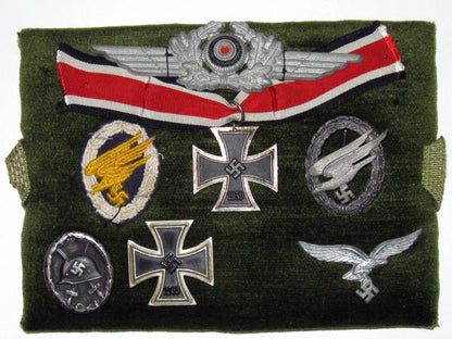 very_fine&_scarce_paratrooper’s_group_grl77817