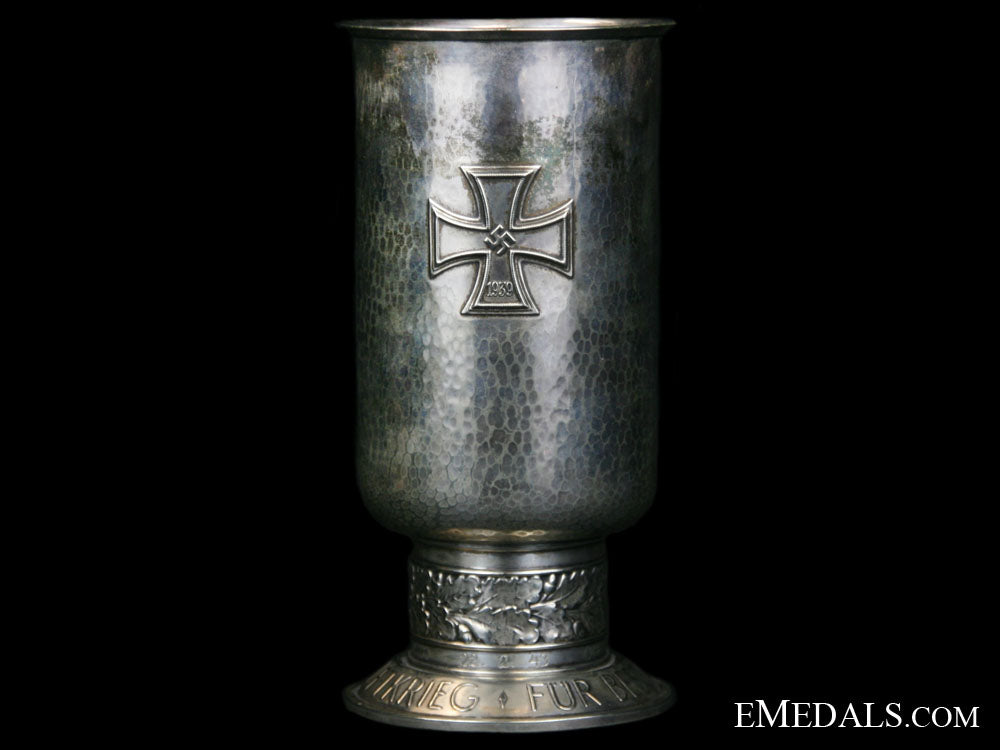 honor_goblet-_awarded_in1943_grlm1142zb