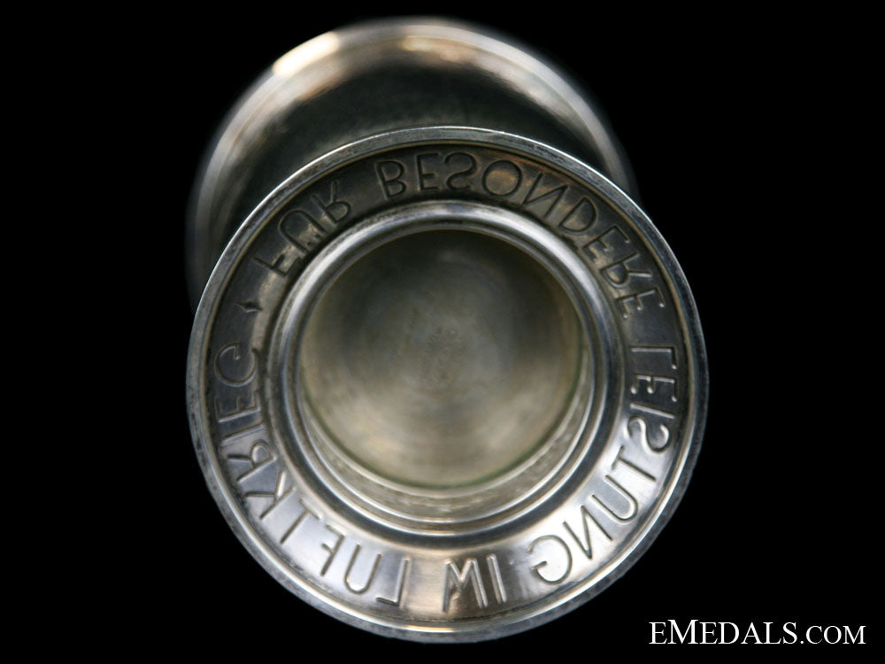 honor_goblet-_awarded_in1943_grlm1142zd