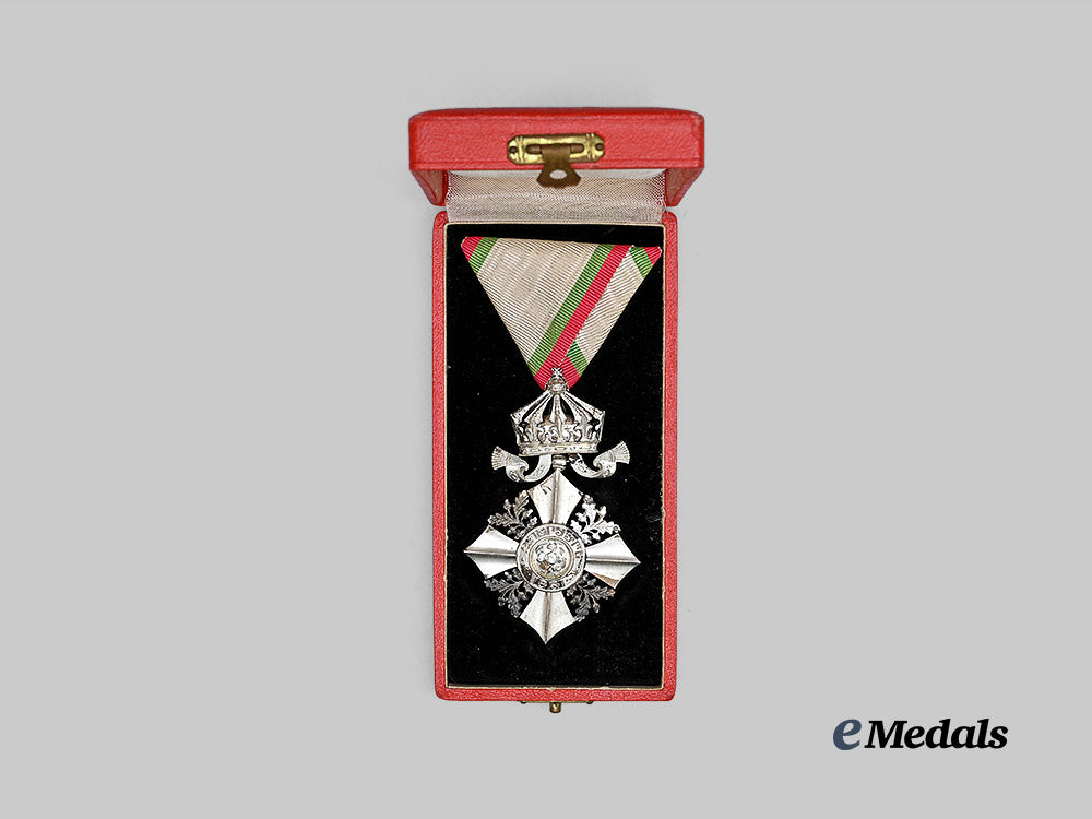 bulgaria,_kingdom._an_order_of_civil_merit,_v_i_class_silver_cross_with_case_e_medals__m0625-108_3