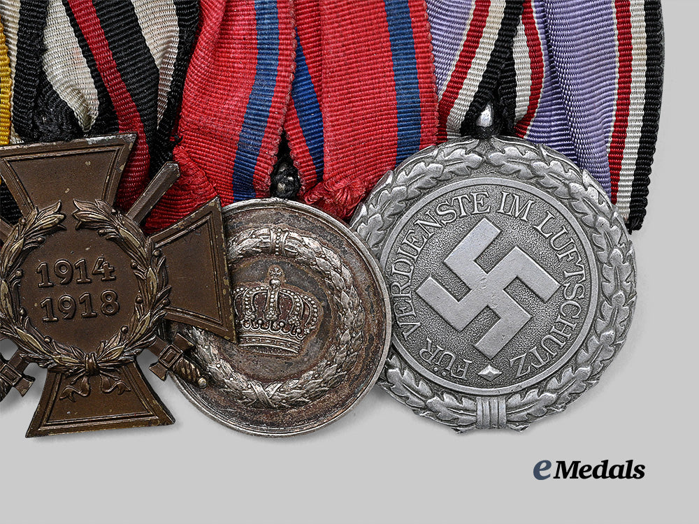 Germany, Third Reich. A Medal Bar for First World War Combat and Air Defence, with Ribbon Bar